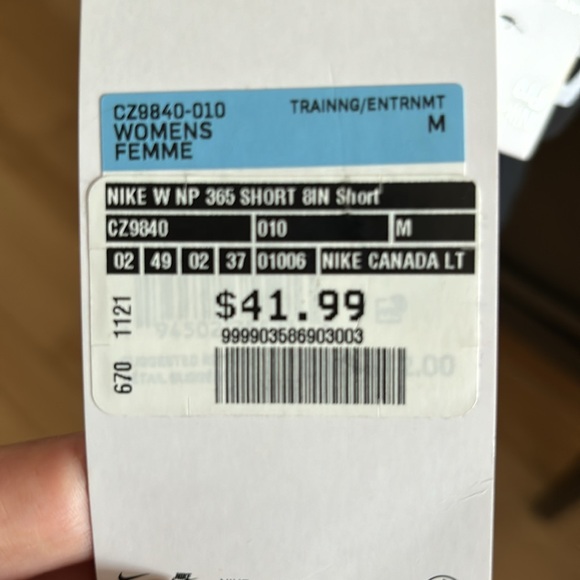 Nike pro shorts size 8. Perfect for weightlifting. - Picture 4 of 4